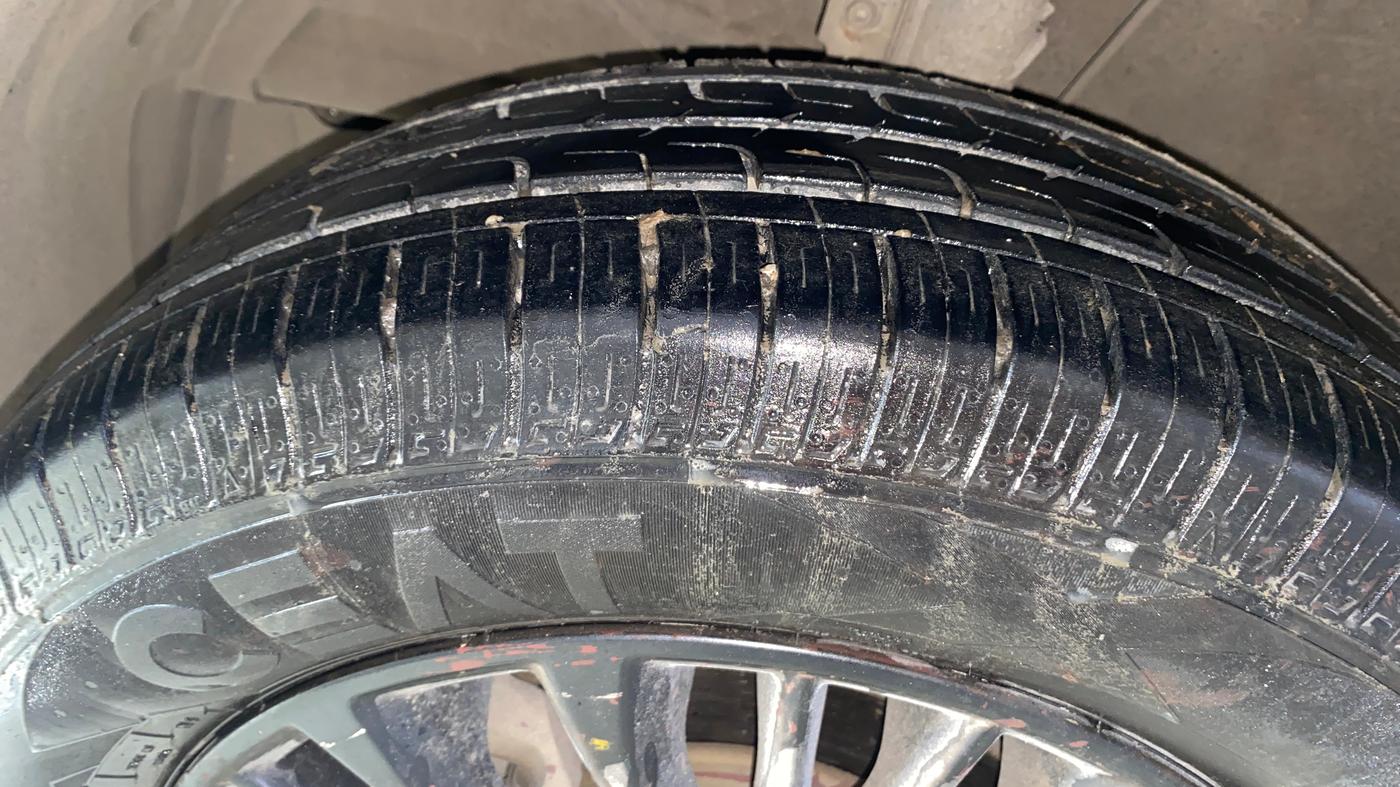 2019 Maruti XL6 ALPHA AT, Petrol, Automatic, 1,03,970 km, Left Front Tyre Tread