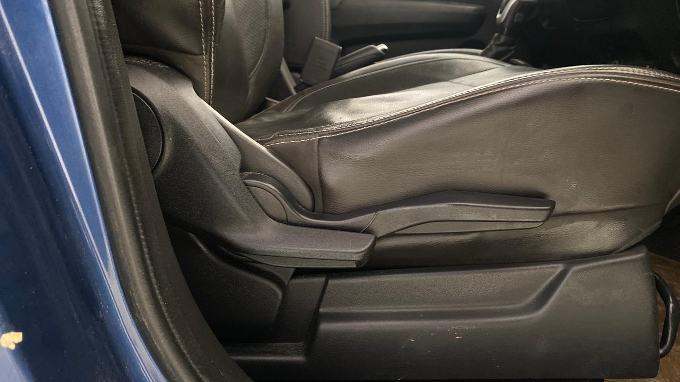 2019 Maruti XL6 ALPHA AT, Petrol, Automatic, 1,03,970 km, Driver Side Adjustment Panel