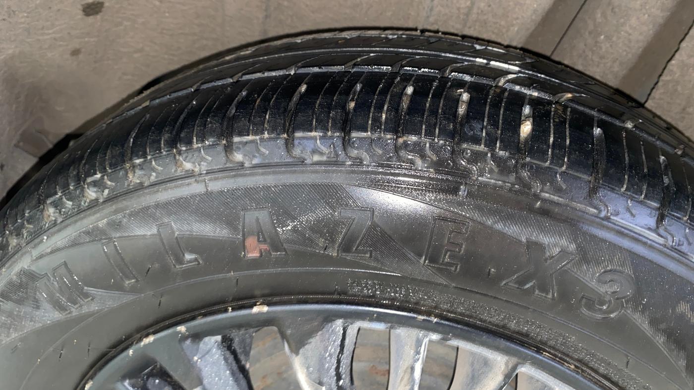 2019 Maruti XL6 ALPHA AT, Petrol, Automatic, 1,03,970 km, Left Rear Tyre Tread