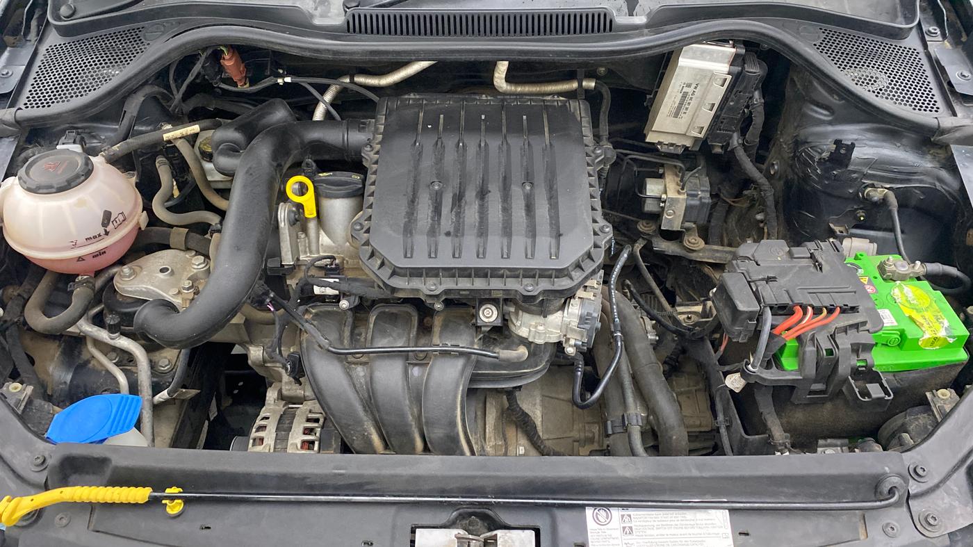 2019 Volkswagen Polo COMFORTLINE 1.0L MPI, Petrol, Manual, 42,600 km, Open Bonet
