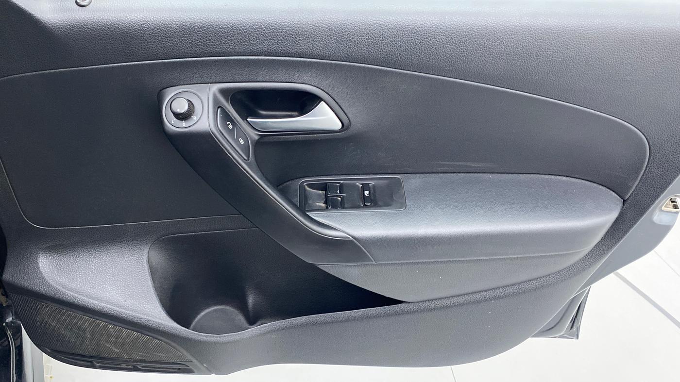 2019 Volkswagen Polo COMFORTLINE 1.0L MPI, Petrol, Manual, 42,600 km, Driver Side Door Panels Control