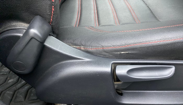 2019 Volkswagen Polo COMFORTLINE 1.0L MPI, Petrol, Manual, 42,600 km, Driver Side Adjustment Panel