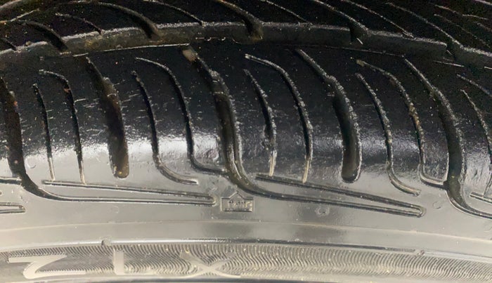 2015 Maruti Alto K10 VXI AMT, Petrol, Automatic, 75,228 km, Right Front Tyre Tread