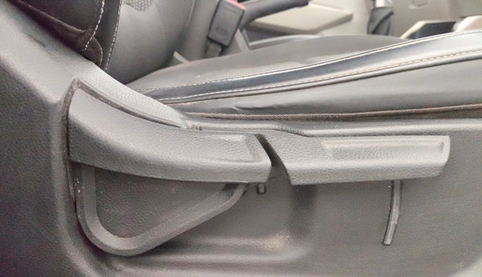 2022 KIA CARENS PRESTIGE PLUS 1.4 PETROL 7 STR, Petrol, Manual, 1,21,761 km, Driver Side Adjustment Panel