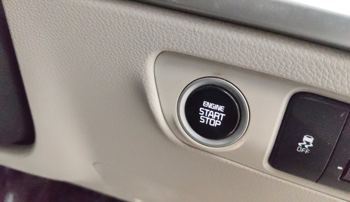 2022 KIA CARENS PRESTIGE PLUS 1.4 PETROL 7 STR, Petrol, Manual, 1,21,761 km, Keyless Start/ Stop Button