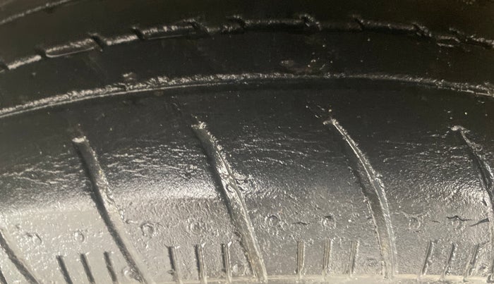 2016 Maruti Celerio VXI AMT, Petrol, Automatic, 59,049 km, Left Front Tyre Tread