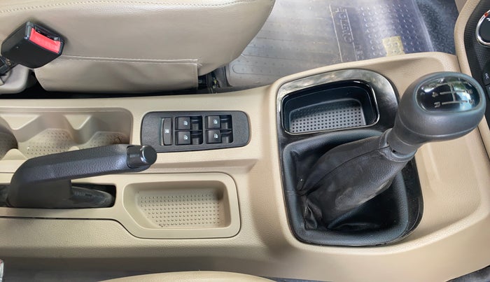 2023 Mahindra BOLERO NEO N 8, Diesel, Manual, 30,272 km, Gear Lever