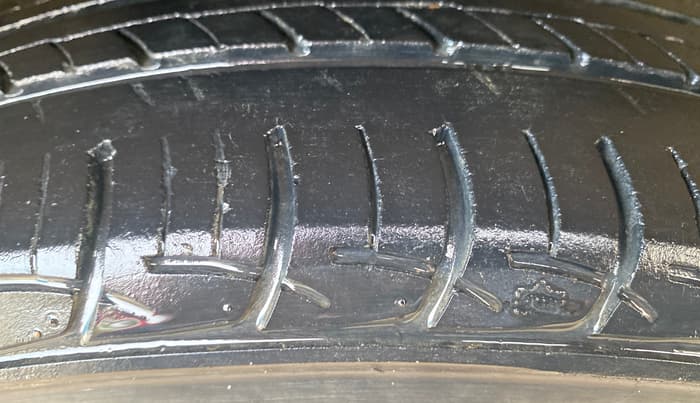 2017 Maruti Ciaz VXI+, Petrol, Manual, 1,17,029 km, Left Front Tyre Tread