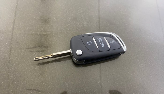 2018 Renault Duster RXS PETROL, Petrol, Manual, 44,332 km, Key Close Up