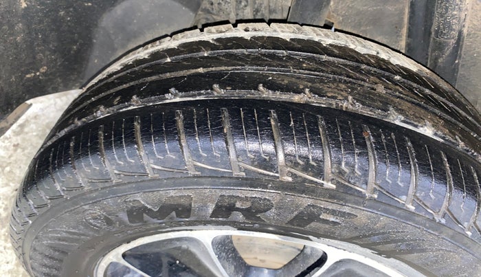 2018 Renault Duster RXS PETROL, Petrol, Manual, 44,332 km, Right Rear Tyre Tread