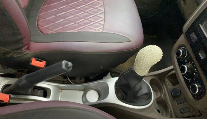 2018 Renault Duster RXS PETROL, Petrol, Manual, 44,332 km, Gear Lever