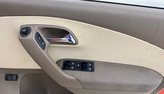 2012 Skoda Rapid ELEGANCE 1.6 TDI CR MT, Diesel, Manual, 64,358 km, Driver Side Door Panels Control