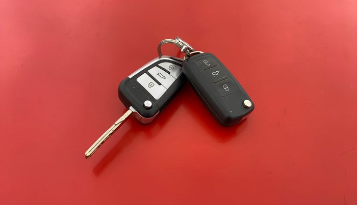 2012 Skoda Rapid ELEGANCE 1.6 TDI CR MT, Diesel, Manual, 64,358 km, Key Close Up