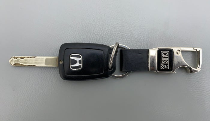 2017 Honda WR-V 1.2 i-VTEC VX MT, Petrol, Manual, 47,429 km, Key Close Up