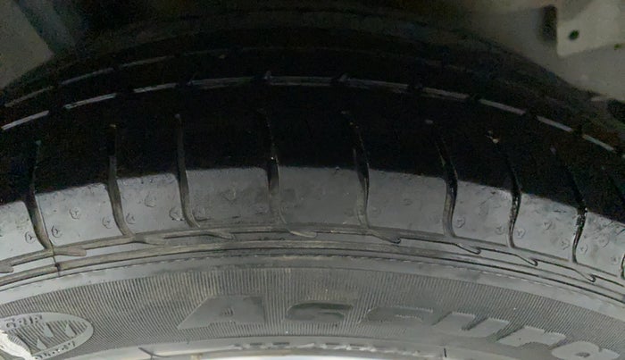 2017 Honda WR-V 1.2 i-VTEC VX MT, Petrol, Manual, 47,429 km, Right Rear Tyre Tread