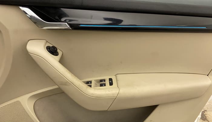 2019 Skoda Octavia L&K 1.8 TSI AT, Petrol, Automatic, 74,740 km, Driver Side Door Panels Control