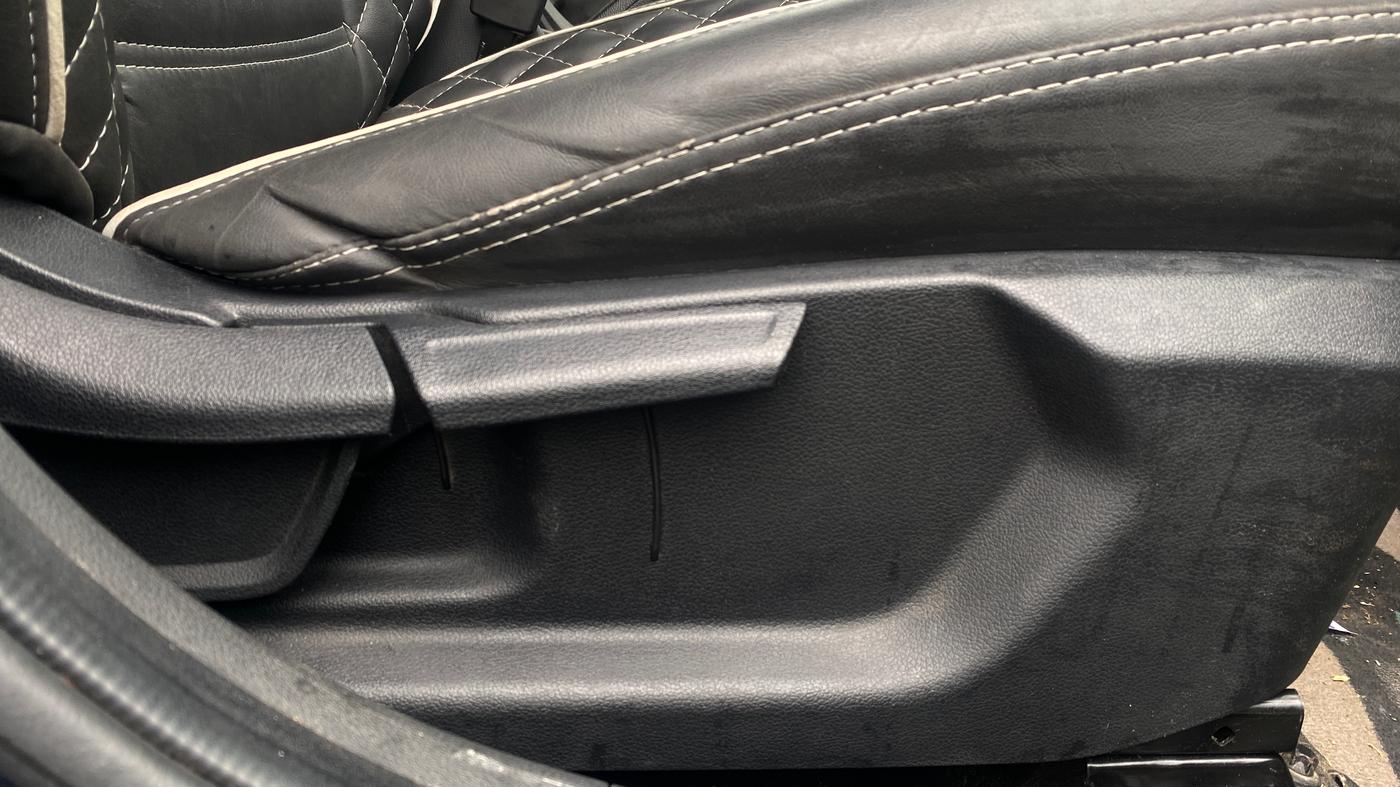 2022 Hyundai NEW I20 ASTA (O) 1.2 AT, Petrol, Automatic, 37,076 km, Driver Side Adjustment Panel