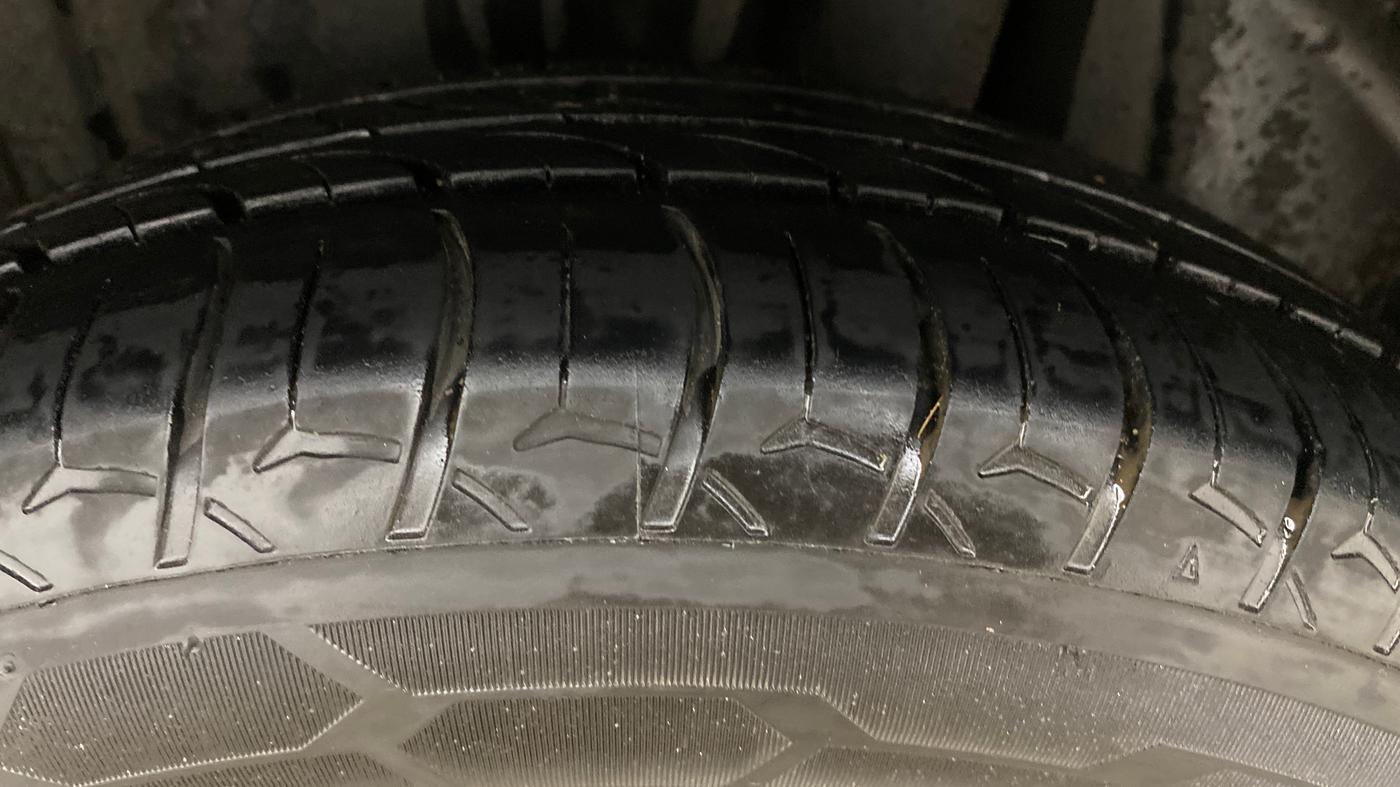 2020 Maruti XL6 ALPHA MT, Petrol, Manual, 1,39,988 km, Left Rear Tyre Tread
