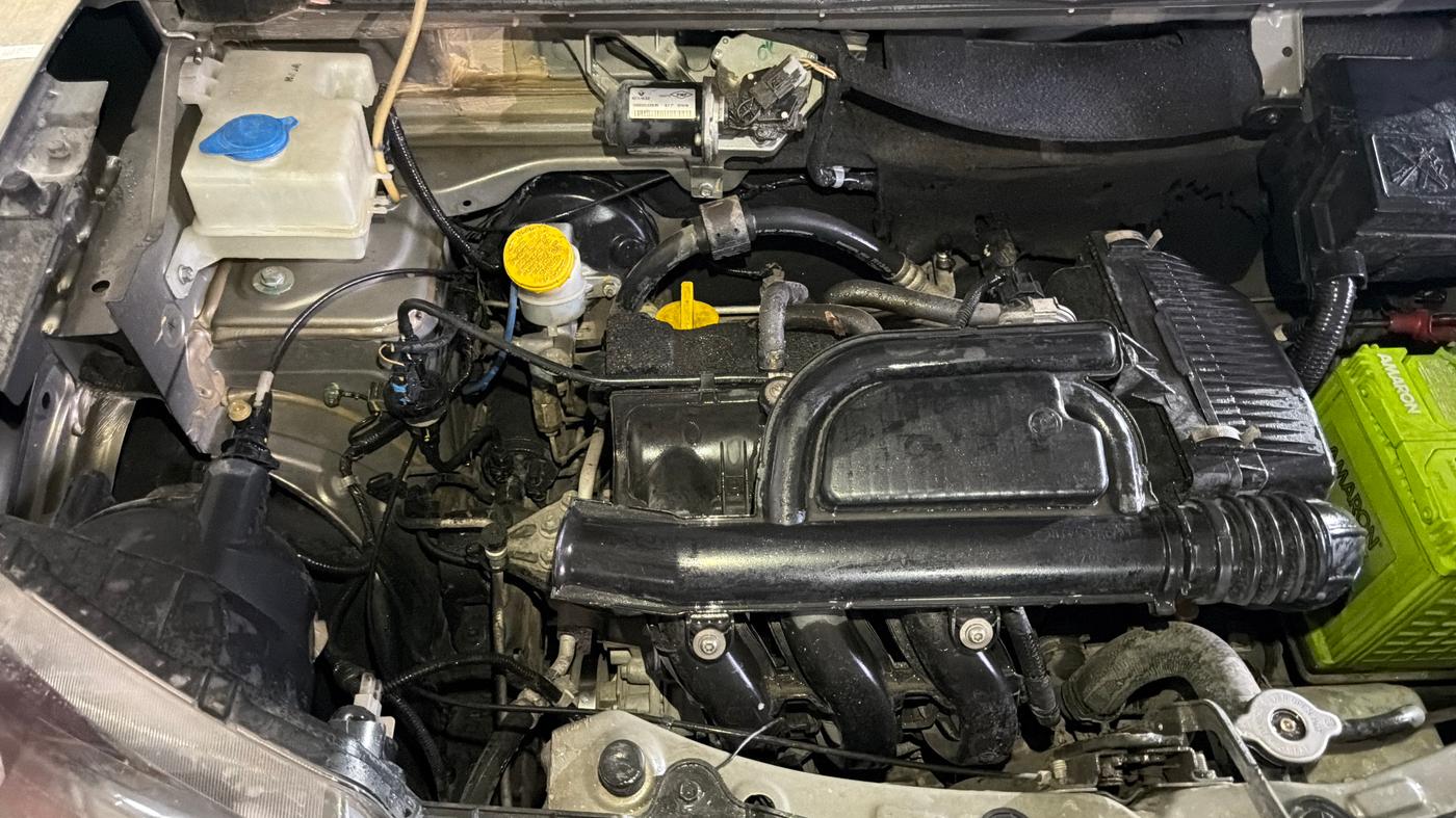 2018 Renault Kwid RXT 1.0 AMT (O), Petrol, Automatic, 52,819 km, Engine View - Right