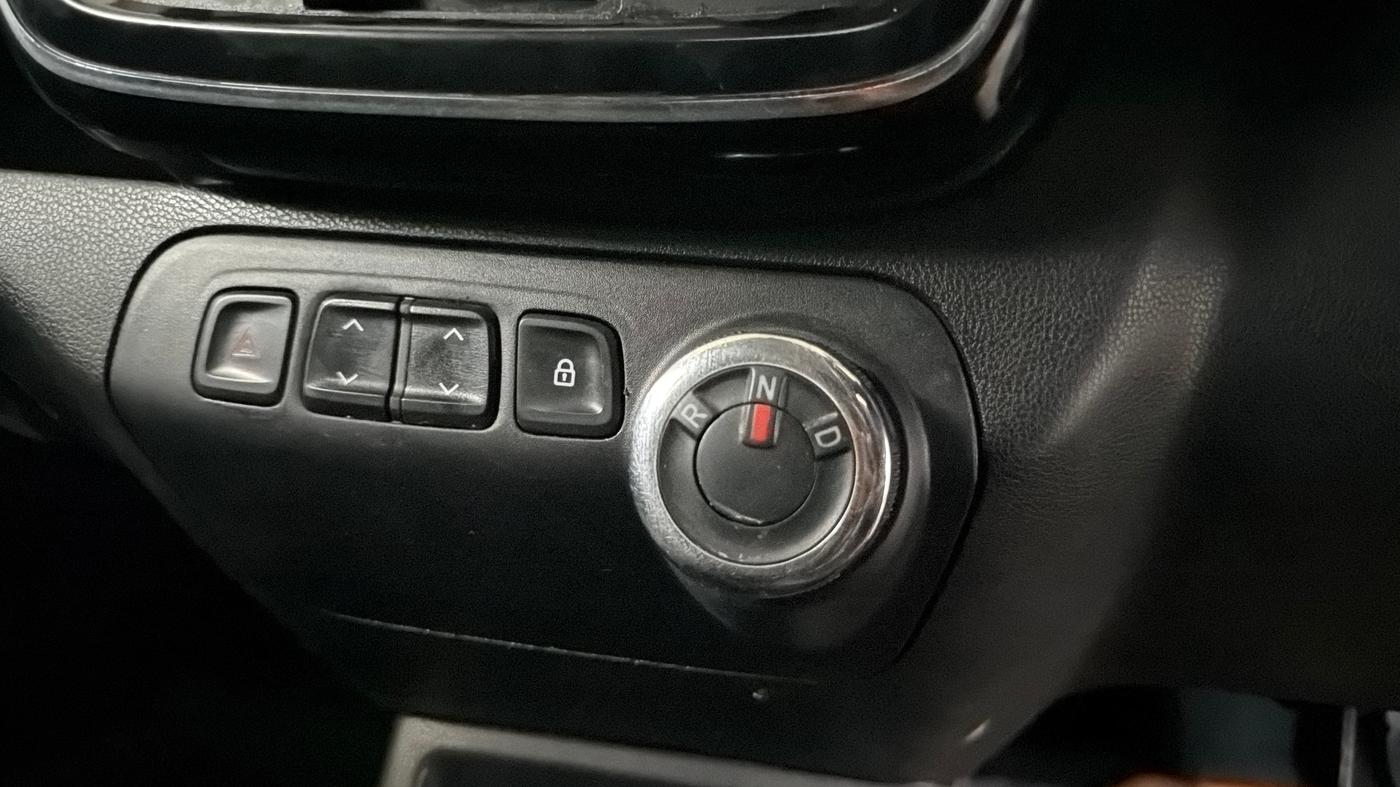 2018 Renault Kwid RXT 1.0 AMT (O), Petrol, Automatic, 52,819 km, Gear Lever