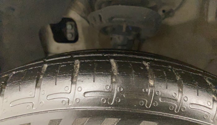 2021 Hyundai GRAND I10 NIOS SPORTZ AMT 1.2 KAPPA VTVT, Petrol, Automatic, 33,707 km, Left Front Tyre Tread