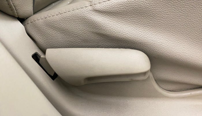 2016 Maruti Ciaz VXI (O), Petrol, Manual, 75,488 km, Driver Side Adjustment Panel