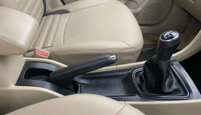 2016 Maruti Ciaz VXI (O), Petrol, Manual, 75,488 km, Gear Lever