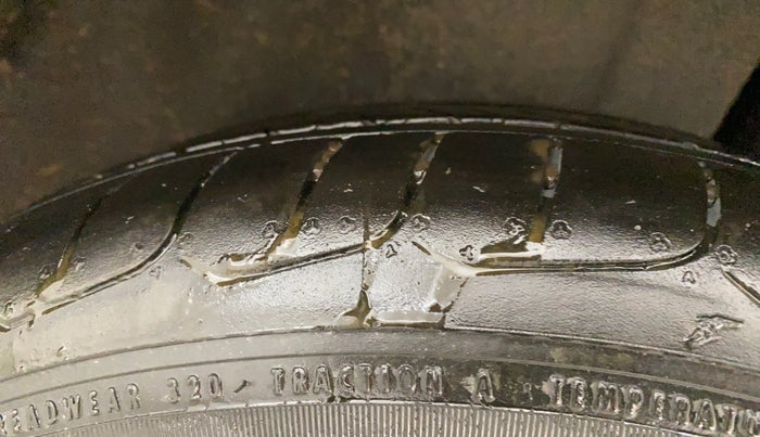 2016 Maruti Ciaz VXI (O), Petrol, Manual, 75,488 km, Left Rear Tyre Tread