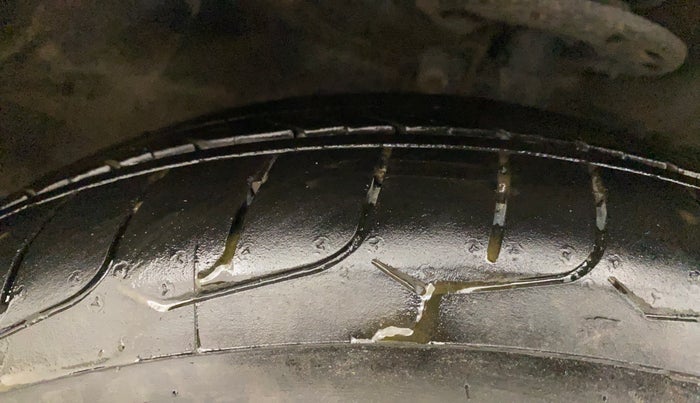 2016 Maruti Ciaz VXI (O), Petrol, Manual, 75,488 km, Right Front Tyre Tread