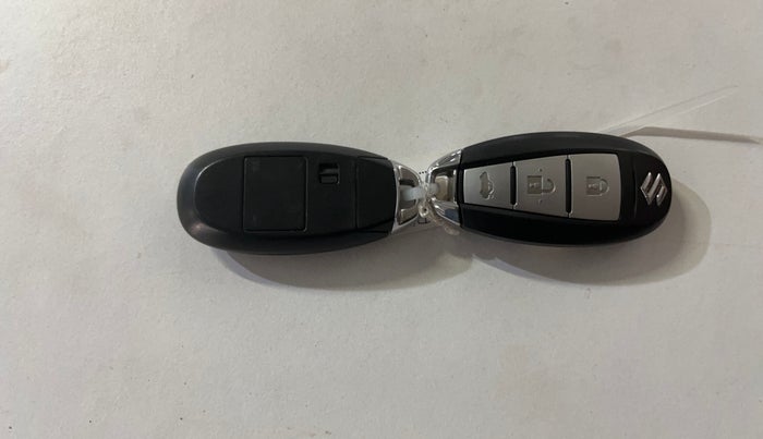 2019 Maruti Ciaz ALPHA 1.5 SHVS PETROL, Petrol, Manual, 32,434 km, Key Close Up