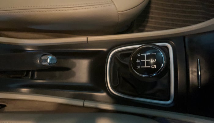 2019 Maruti Ciaz ALPHA 1.5 SHVS PETROL, Petrol, Manual, 32,434 km, Gear Lever