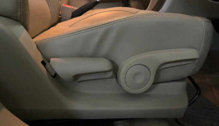 2019 Maruti Ciaz ALPHA 1.5 SHVS PETROL, Petrol, Manual, 32,434 km, Driver Side Adjustment Panel