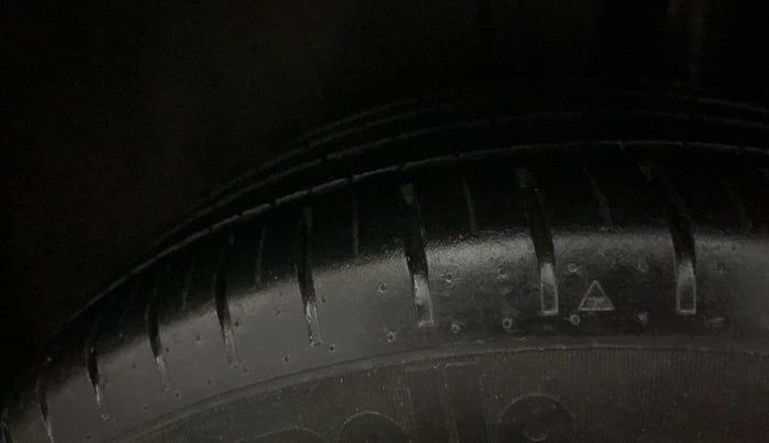 2019 Maruti Ciaz ALPHA 1.5 SHVS PETROL, Petrol, Manual, 32,434 km, Left Rear Tyre Tread