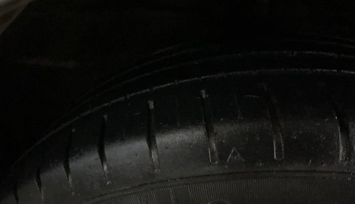 2019 Maruti Ciaz ALPHA 1.5 SHVS PETROL, Petrol, Manual, 32,434 km, Right Front Tyre Tread