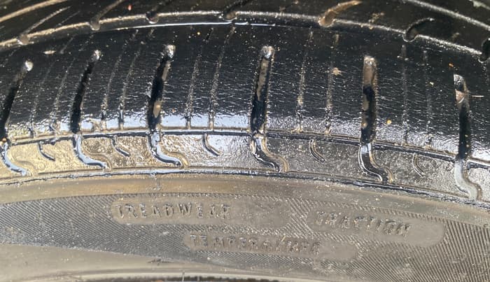 2020 Maruti Baleno DELTA PETROL 1.2, Petrol, Manual, 1,14,259 km, Right Front Tyre Tread