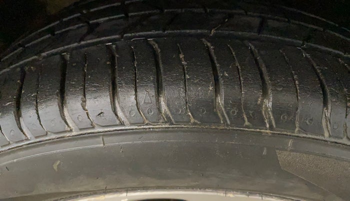 2018 Maruti Baleno ALPHA PETROL 1.2, Petrol, Manual, 51,393 km, Right Front Tyre Tread