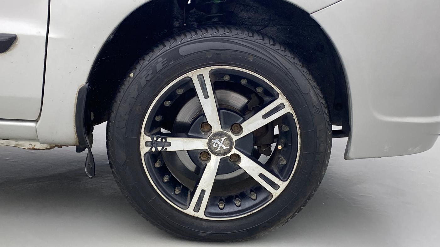 2010 Maruti Zen Estilo VXI, Petrol, Manual, 82,224 km, Right Front Wheel