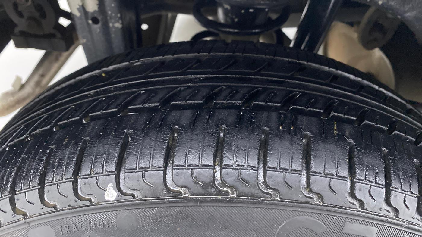 2010 Maruti Zen Estilo VXI, Petrol, Manual, 82,224 km, Right Rear Tyre Tread