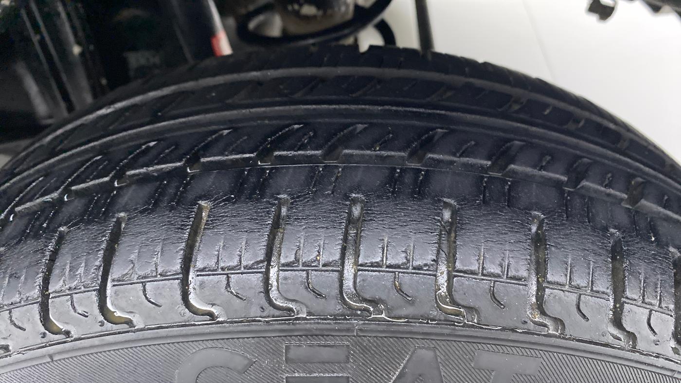 2010 Maruti Zen Estilo VXI, Petrol, Manual, 82,224 km, Left Rear Tyre Tread
