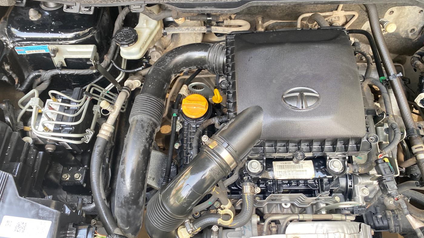 2021 Tata NEXON XZ PLUS PETROL DARK EDITION, Petrol, Manual, 1,07,792 km, Engine View - Right