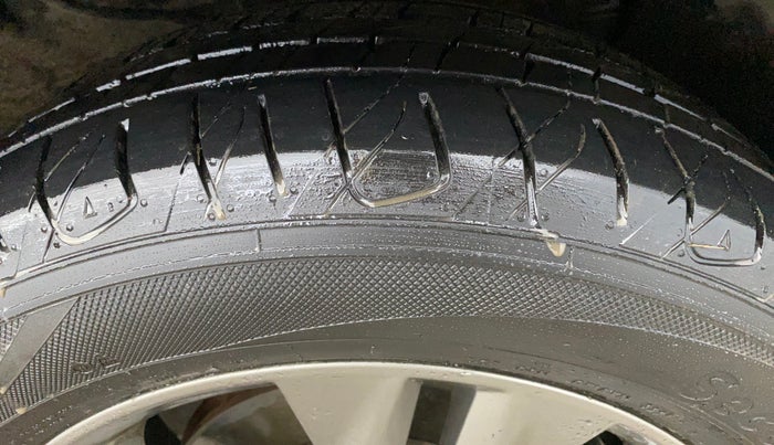 2022 KIA SELTOS HTX IVT 1.5 PETROL, Petrol, Automatic, 1,04,348 km, Right Front Tyre Tread