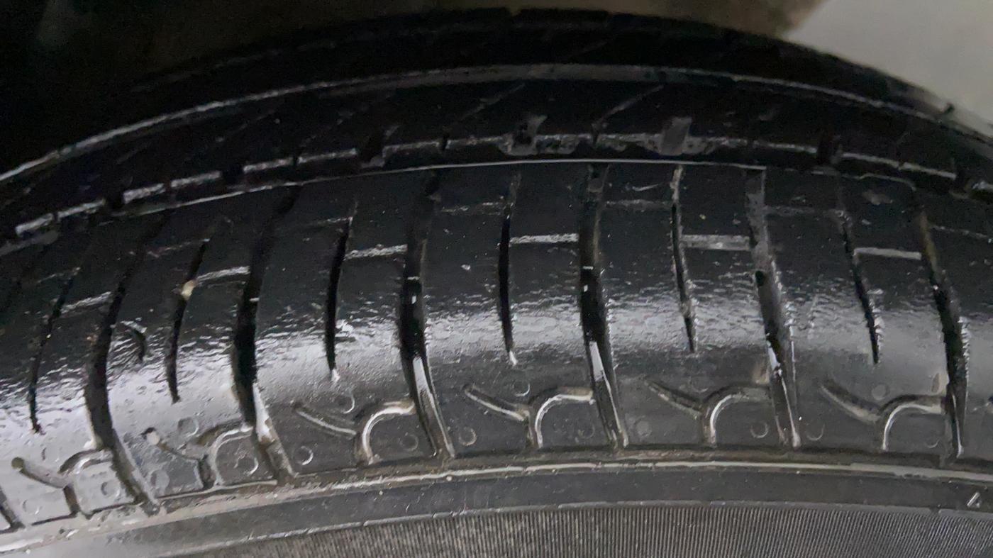 2020 Hyundai NEW SANTRO 1.1 SPORTZ MT CNG, CNG, Manual, 37,396 km, Left Rear Tyre Tread