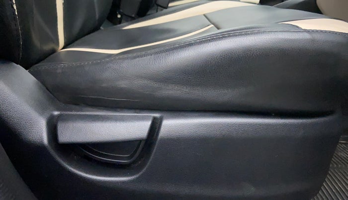 2020 Hyundai NEW SANTRO 1.1 SPORTZ MT CNG, CNG, Manual, 37,396 km, Driver Side Adjustment Panel