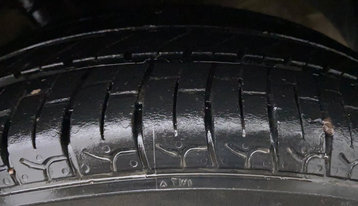 2020 Hyundai NEW SANTRO 1.1 SPORTZ MT CNG, CNG, Manual, 37,396 km, Left Front Tyre Tread