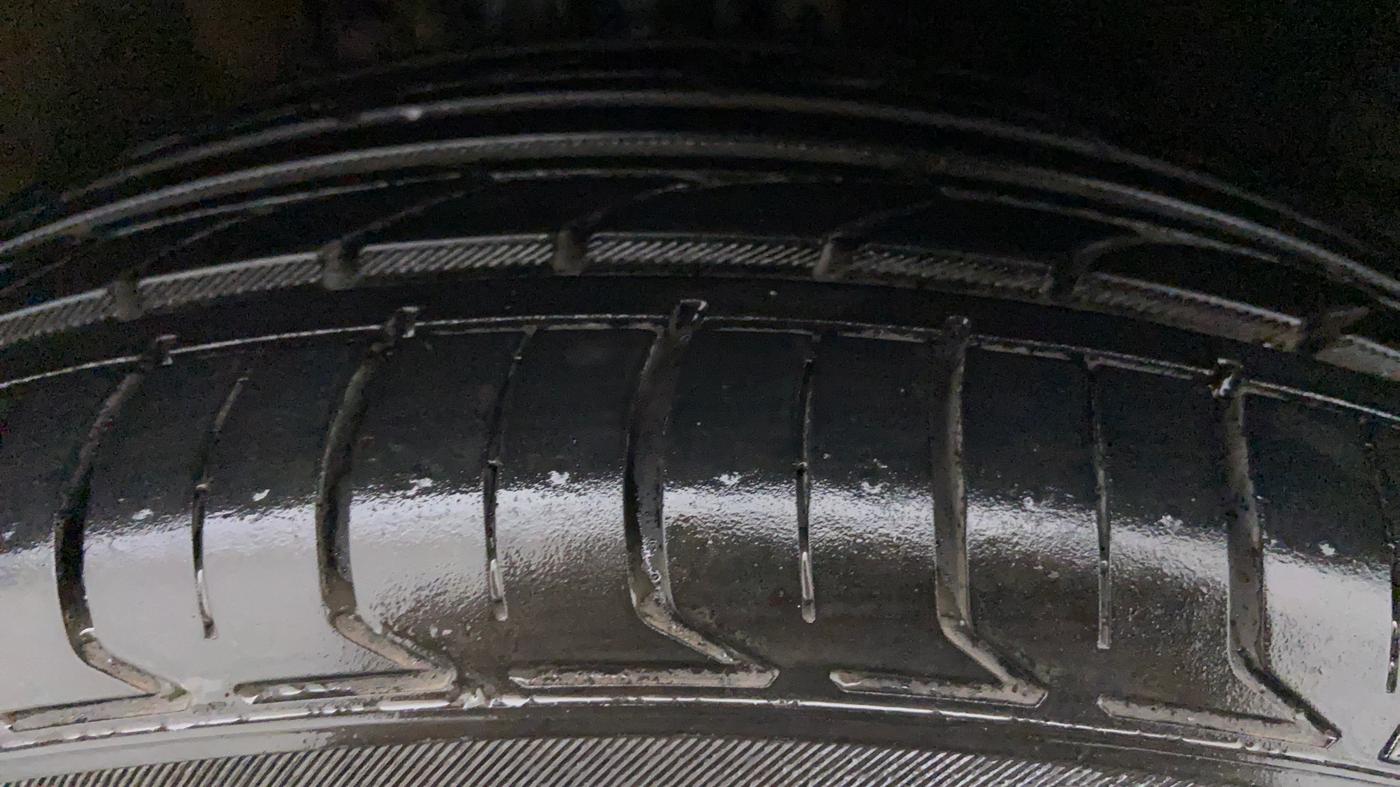 2014 Volkswagen Polo GT TSI 1.2 PETROL AT, Petrol, Automatic, 51,012 km, Right Front Tyre Tread