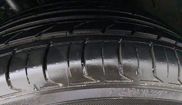 2014 Volkswagen Polo GT TSI 1.2 PETROL AT, Petrol, Automatic, 51,012 km, Left Front Tyre Tread