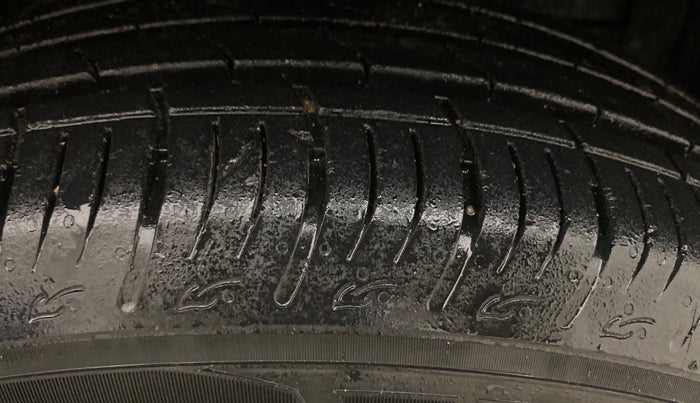 2023 Maruti BREZZA VXI AT SMART HYBRID, Petrol, Automatic, 5,425 km, Right Front Tyre Tread