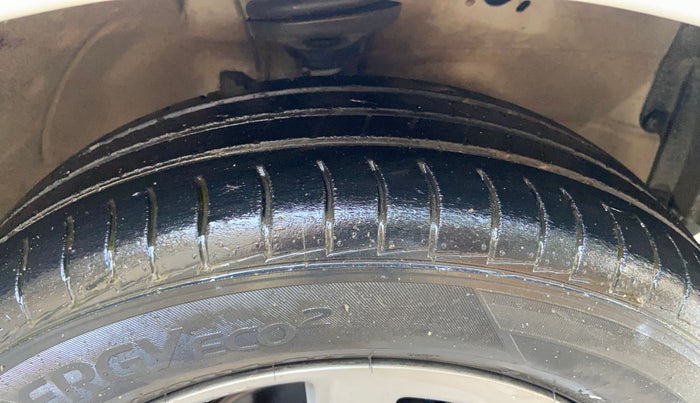 2013 Maruti Wagon R Stingray VXI, Petrol, Manual, 21,288 km, Right Front Tyre Tread