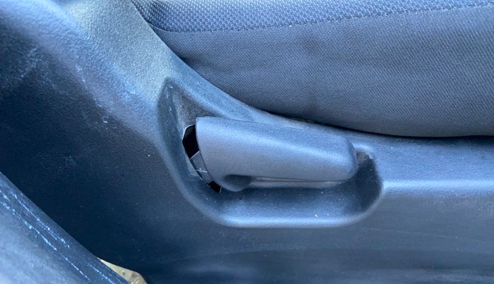 2013 Maruti Wagon R Stingray VXI, Petrol, Manual, 21,288 km, Driver Side Adjustment Panel