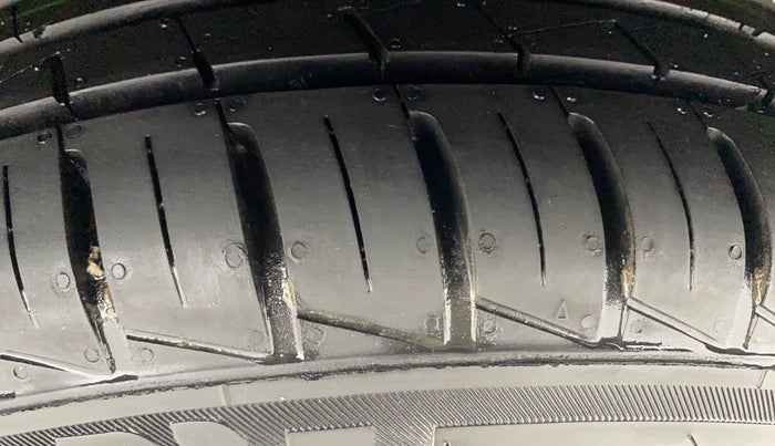 2018 Hyundai Grand i10 SPORTZ 1.2 KAPPA VTVT, Petrol, Manual, 81,960 km, Left Rear Tyre Tread